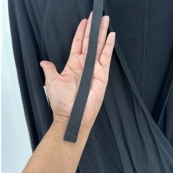 ATHLETA Inner Twist Wrap Pullover Hooded Athletic top athleisure black neutral - Picture 5 of 9